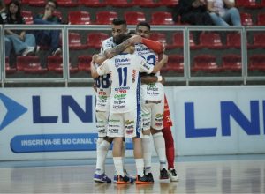 pato-vence-esporte-futuro-fora-de-casa-e-sobe-na-tabela-da-lnf-cresol-2025