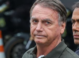 apos-retirada-de-lesoes-da-pele,-bolsonaro-volta-a-prisao-domiciliar