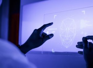 inteligencia-artificial-ameaca-aprendizado-da-escrita,-alerta-autor