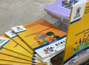 educacao-de-cascavel-ganha-novos-cadernos-pedagogicos-e-anuncia-reforma-em-cmei
