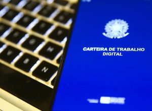 com-mercado-aquecido,-53,8%-descartam-perda-de-emprego