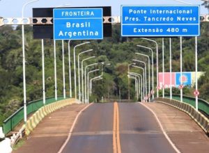 por-que-demora-tanto-tempo-para-atravessar-a-aduana-para-a-argentina-em-foz-do-iguacu