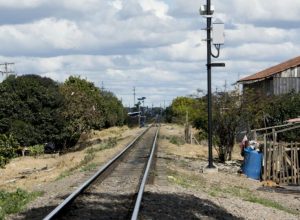 opine:-a-linha-de-trem-que-corta-curitiba-deve-ser-desativada?