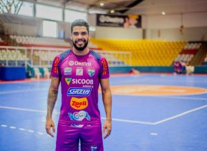 umuarama-contrata-pivo-gustavo-mariano-para-o-restante-da-temporada