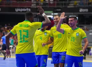 brasil-e-paraguai-se-enfrentam-neste-sabado-na-semifinal-da-copa-das-nacoes