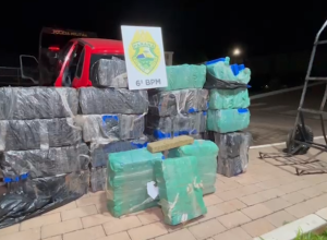 perseguicao-em-cascavel-termina-com-casal-preso-e-350-kg-de-maconha-apreendidos