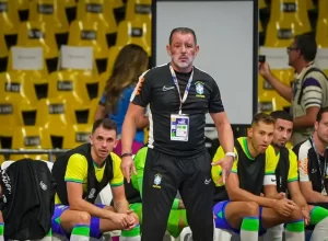 marquinhos-xavier-destaca-equilibrio-emocional-apos-vitoria-sobre-o-paraguai