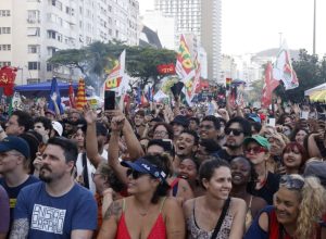 ato-no-rj-com-caetano,-chico-e-gil-repudia-anistia-e-pec-da-blindagem