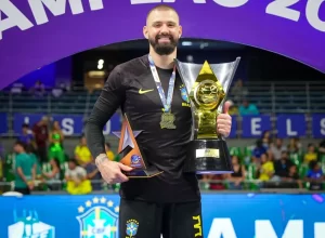 willian-celebra-titulo-e-premio-de-goleiro-menos-vazado:-“a-gente-precisa-fazer-valer-a-pena”