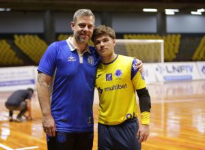 pai-e-filho-se-enfrentam-pela-primeira-vez-na-lnf,-com-vitoria-do-santo-andre-sobre-o-cruzeiro