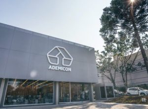 ademicon-supera-r$-4,3-bilhoes-e-conquista-novo-recorde-em-agosto