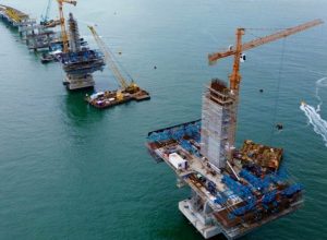 por-dentro-da-ponte-de-guaratuba:-a-logistica-naval-que-impressiona-e-a-engenharia-sofisticada