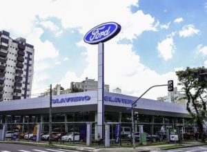 camara-de-curitiba-homenageia-80-anos-da-ford-slaviero