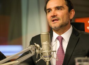 celso-sabino-anuncia-saida-do-comando-do-ministerio-do-turismo