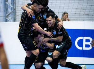 campo-mourao-empata-com-o-velez,-termina-em-7o-lugar-e-pega-o-pato-nos-playoffs-da-lnf