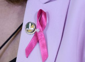 hoje-e-dia-destaca-outubro-rosa,-dia-dos-idosos-e-protecao-aos-animais