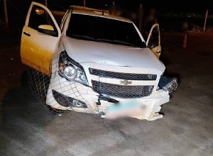 caminhonetes-ficam-destruidas-e-escapam-ilesos-em-acidente-na-pr-491