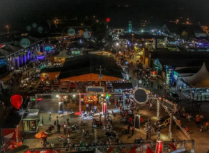 expovel-2025-tera-entrada-gratuita-na-pista-e-grandes-nomes-do-sertanejo