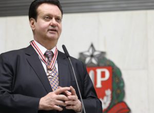 mestre-das-sombras-no-centrao,-kassab-avanca-com-“plano-b”-ratinho-jr.-para-2026